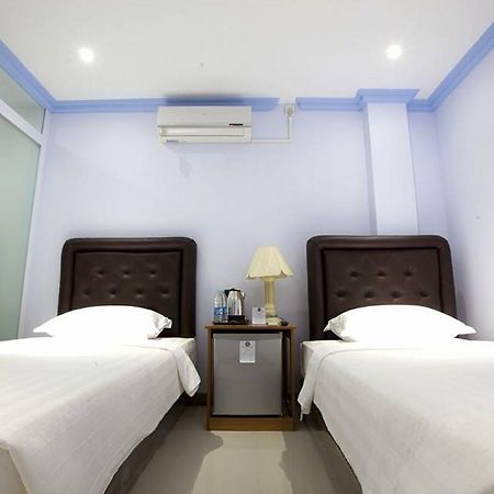 Woodland Hotel Yangon Ngoại thất bức ảnh