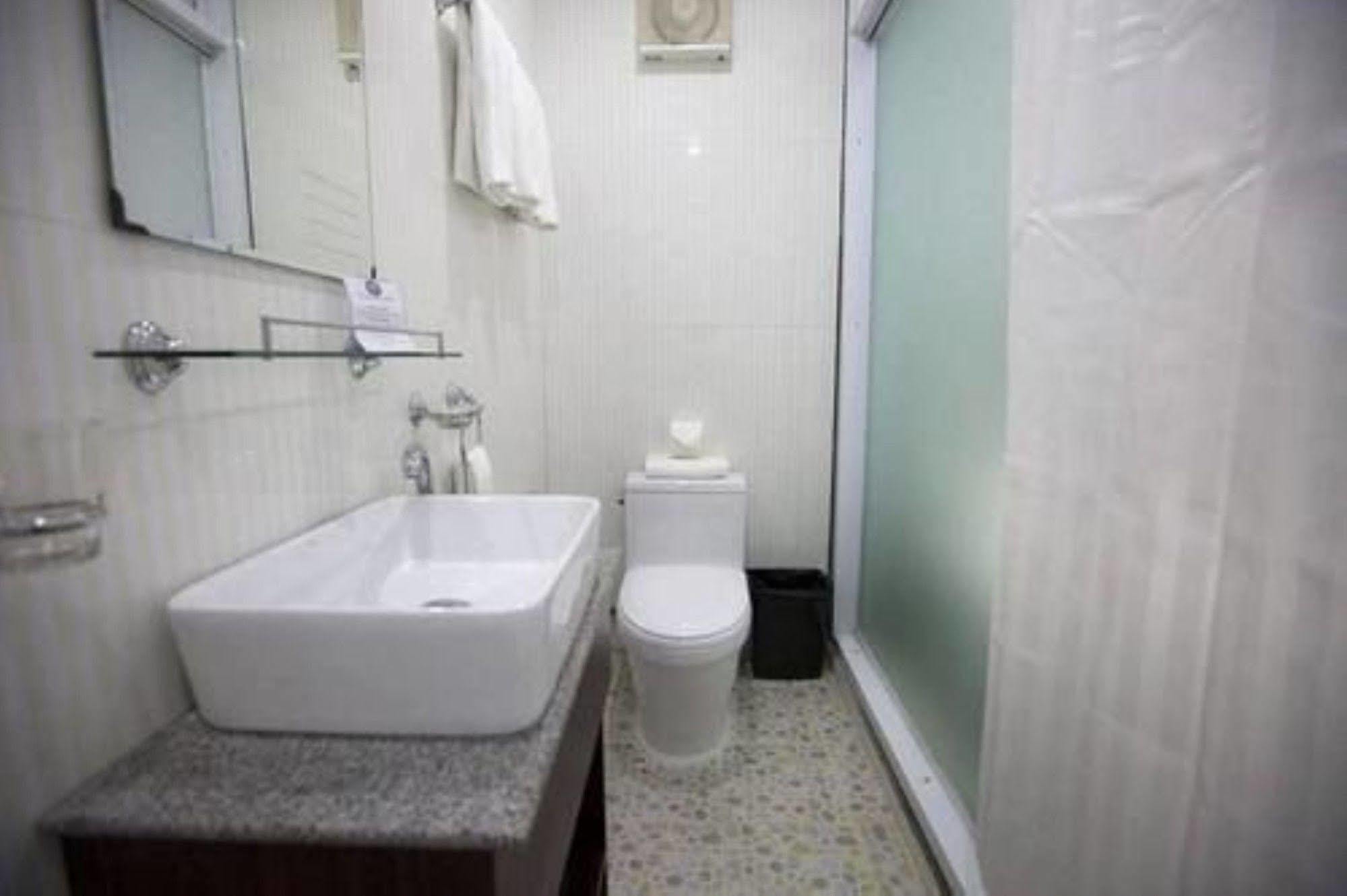 Woodland Hotel Yangon Ngoại thất bức ảnh