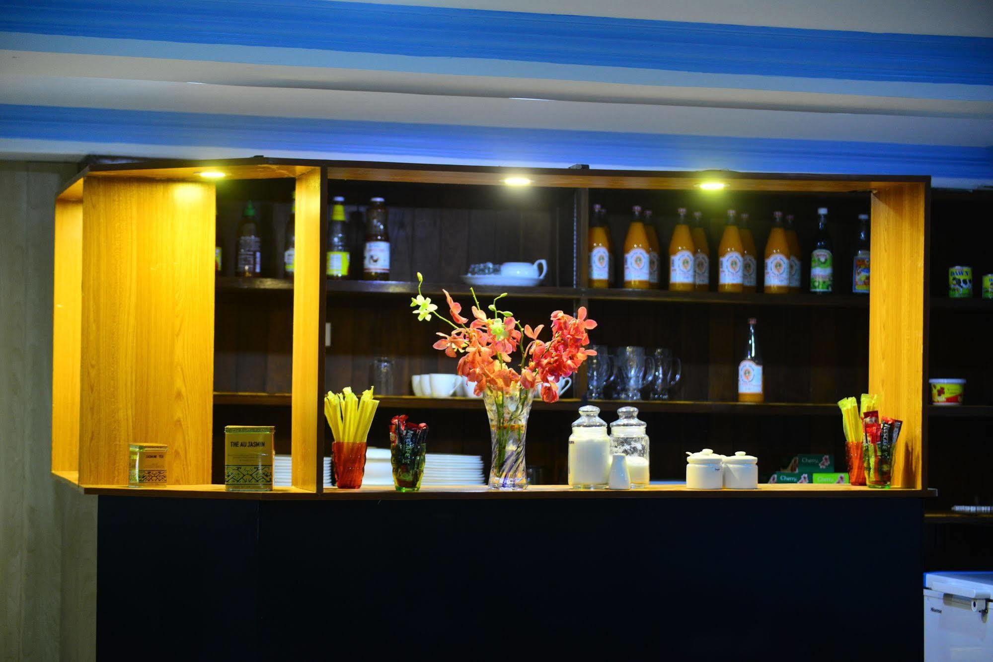 Woodland Hotel Yangon Ngoại thất bức ảnh