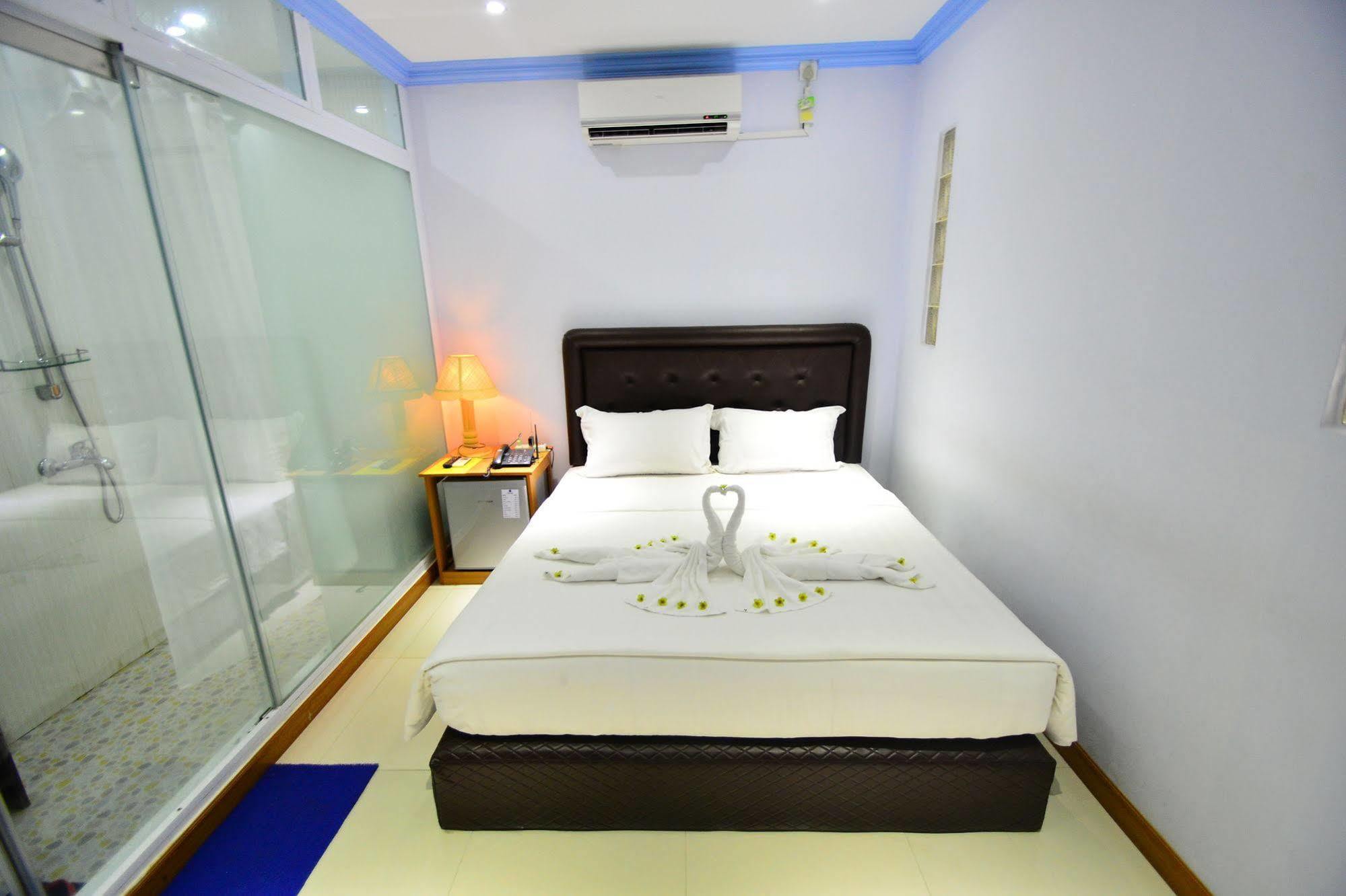 Woodland Hotel Yangon Ngoại thất bức ảnh