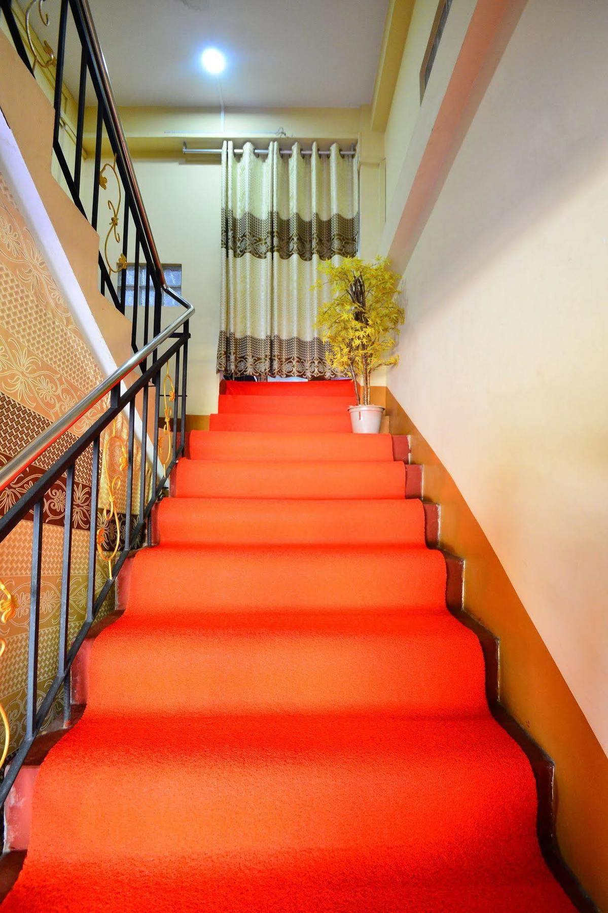 Woodland Hotel Yangon Ngoại thất bức ảnh